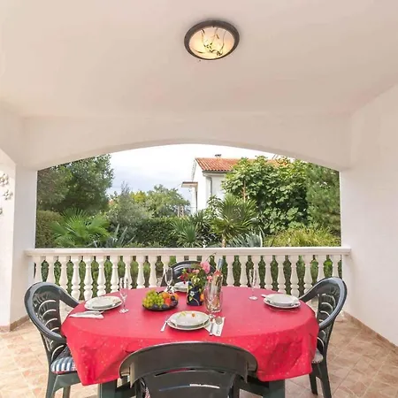 Apartment In Njivice/insel Krk 13317
